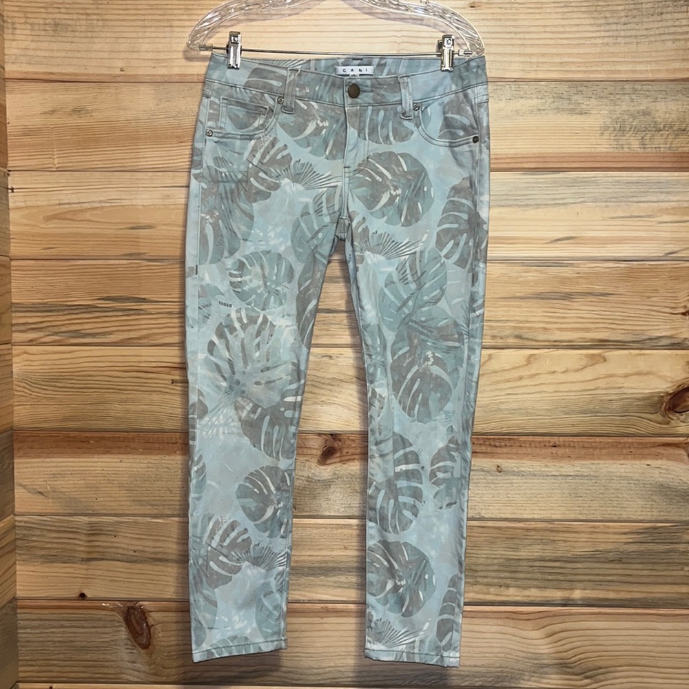 Cabi Hawaiian Print crop pants size 4